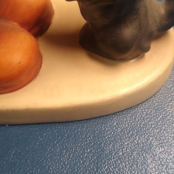 Vintage Goebel Hummel Figurine Boy and Dog Cottagecore Grandmacore - Picture 4 of 8